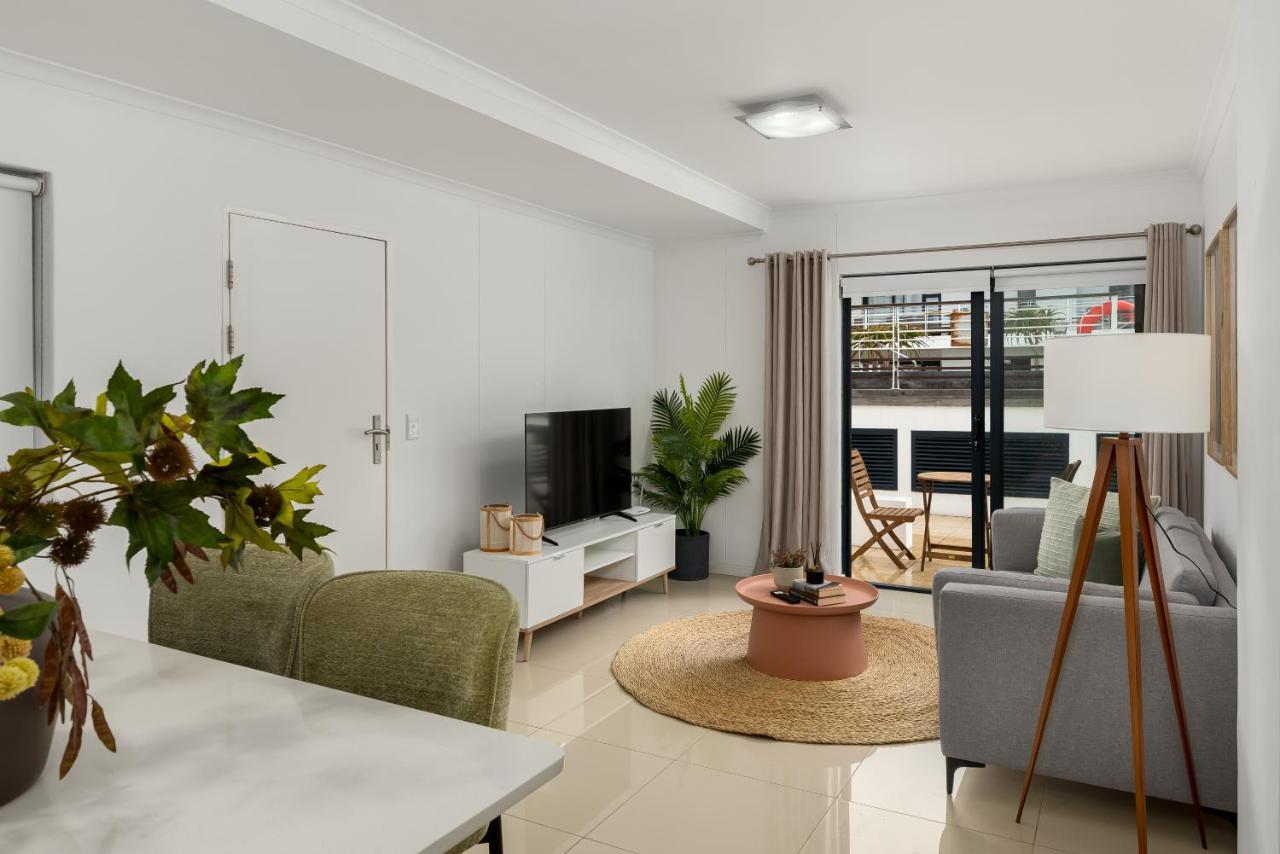 Azure 32 * Cape Town